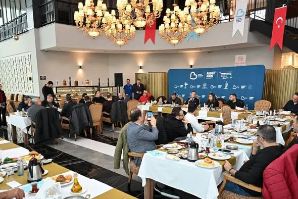 

Balıkesir Büyükşehir Belediye Başkanı Ahmet Akın, yerel ve ulusal basın