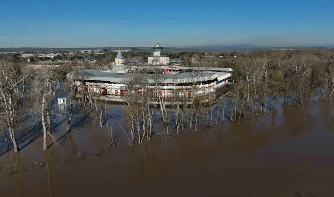 Edirne’de ve Bulgaristan’da etkili olan yağışların ardından Tunca Nehri taştı,