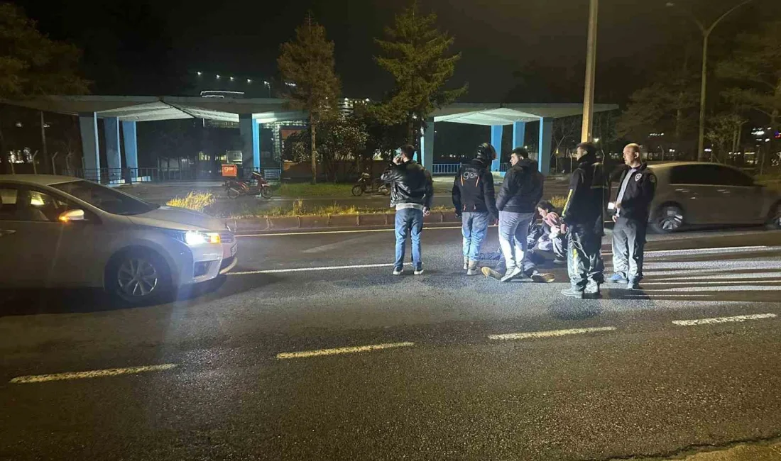 Tekirdağ’ın Çerkezköy ilçesinde akan trafikte bir otomobilin önüne atlayan 31