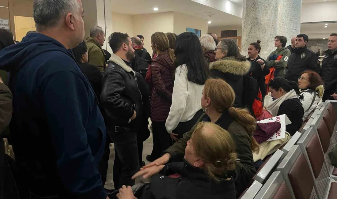 Kadıköy’de yolun karşısına geçmek isteyen Berkay Şengel otomobil çarpması sonucu