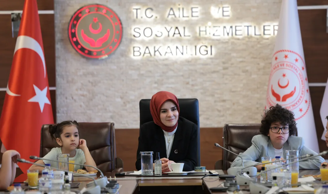 Aile ve Sosyal Hizmetler Bakanı Mahinur Özdemir Göktaş, 23 Nisan