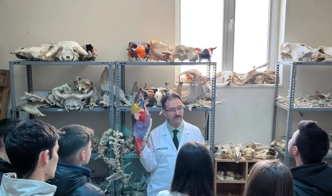 Sındırgı Makbule Efe Anadolu Lisesi öğrencileri, mesleki farkındalıklarını artırmak amacıyla