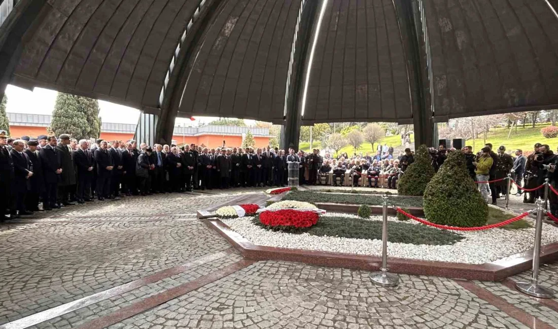 Türkiye Cumhuriyeti’nin 8’inci Cumhurbaşkanı Turgut Özal, İçişleri Bakanı Mustafa Çiftçi’nin