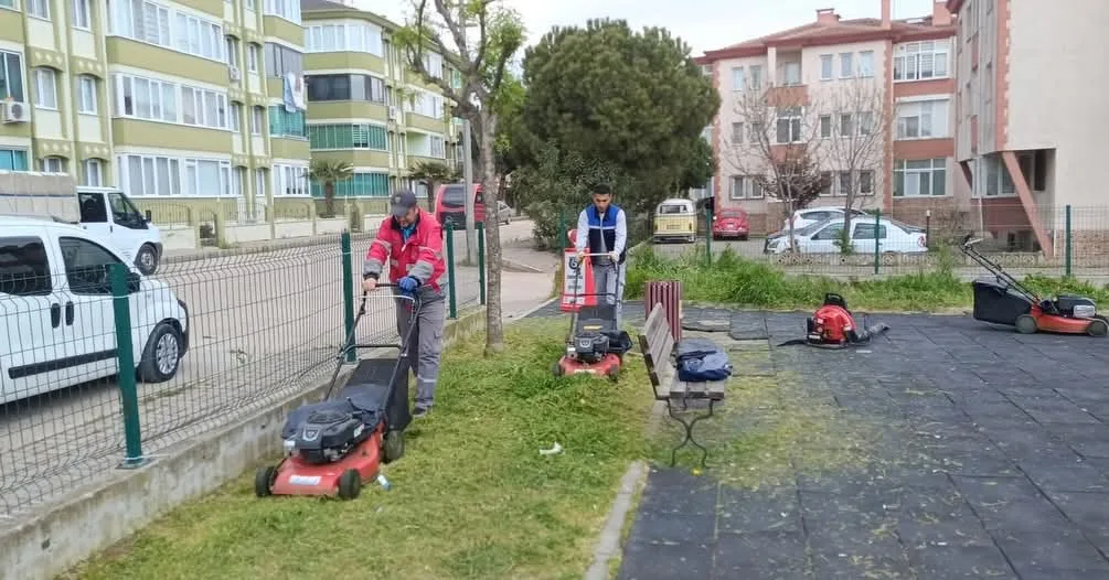 Bandırma Belediyesi, kent genelinde altyapıdan üstyapıya, çevre düzenlemeden bakım-onarım çalışmalarına