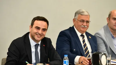 Başiskele’de mahalle muhtarlarıyla gerçekleştirilen istişare toplantısında ilçenin mevcut durumu ve