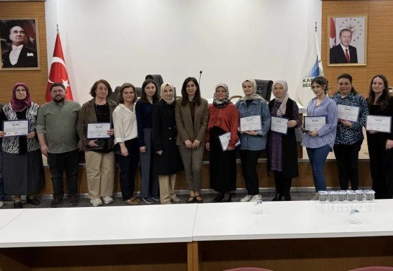 Kartepe Belediyesi personeline yönelik düzenlenen eğitimde kanser, ruh sağlığı ve