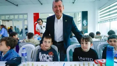 Burhaniye ilçesinde, Belediye tarafından düzenlenen Satranç Turnuvası başladı. Ahmet Akın