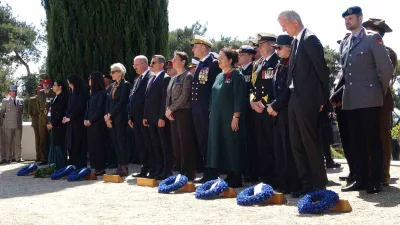 Çanakkale Kara Savaşları’nın 111’inci yıl dönümü nedeniyle Şehitler Abidesi’nde düzenlenen