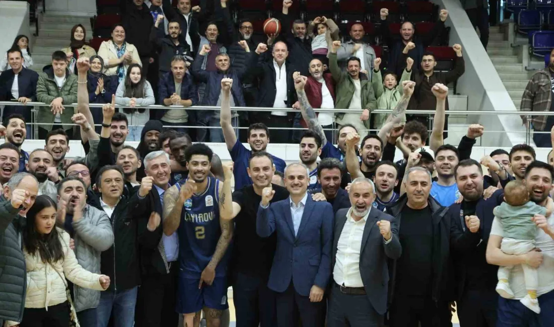 Türkiye Basketbol Ligi’nde 2025-2026 sezonunu şampiyon tamamlayan Çayırova Belediyesi Basketbol