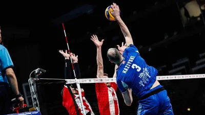 Efeler Ligi’nin 3-4 Play-Off etabının birinci maçında Halkbank, sahasında Spor