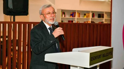 Esenyurt Belediyesi’nin düzenlediği “Hat Sanatına Yolculuk” söyleşisinde, hat sanatının tarihî
