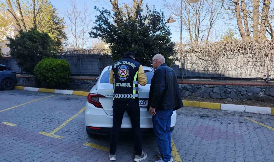 Esenyurt’ta, trafikte bir başka sürücü ile tartışan sürücü ve yolcuya