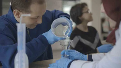 Kocaeli’de özel bireyler ile lise öğrencileri, düzenlenen etkinlikte bir araya