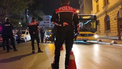 Kadıköy’de polis ekipleri tarafından asayiş uygulaması gerçekleştirildi. Uygulama kapsamında vatandaşlara