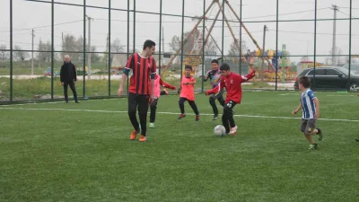 Balıkesir’in Manyas ilçesinde Kaymakam Mustafa Salih Bayram, İstiklal İlkokulu 4/C