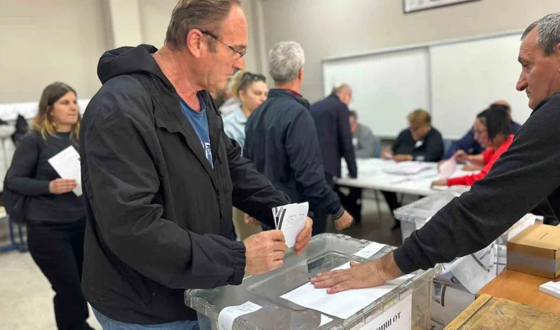 Kırklareli’nin Lüleburgaz ilçesinde Bulgaristan seçimleri için çifte vatandaşlar sandık başına