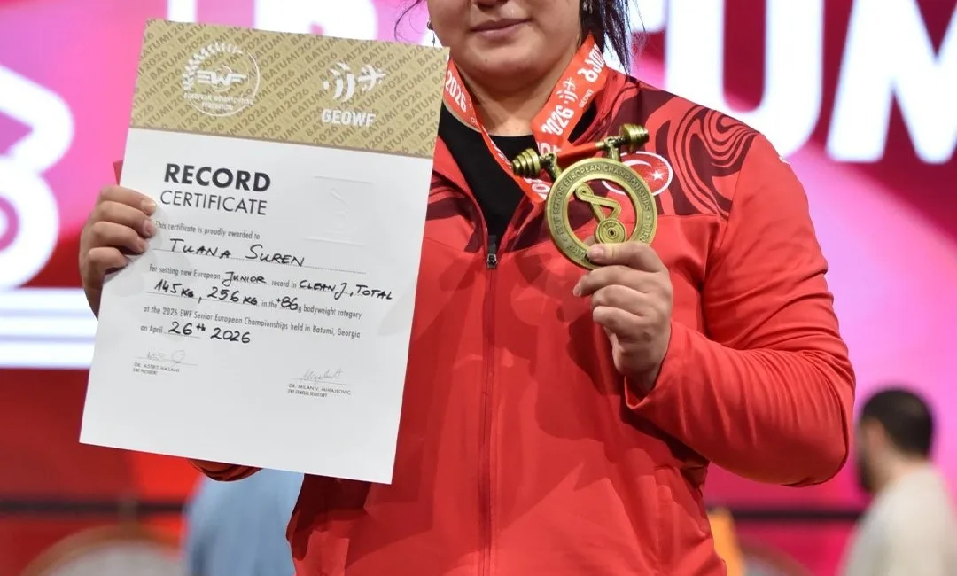 Büyükler Avrupa Halter Şampiyonası’nda kadınlar +86 kiloda podyuma çıkan Tuana
