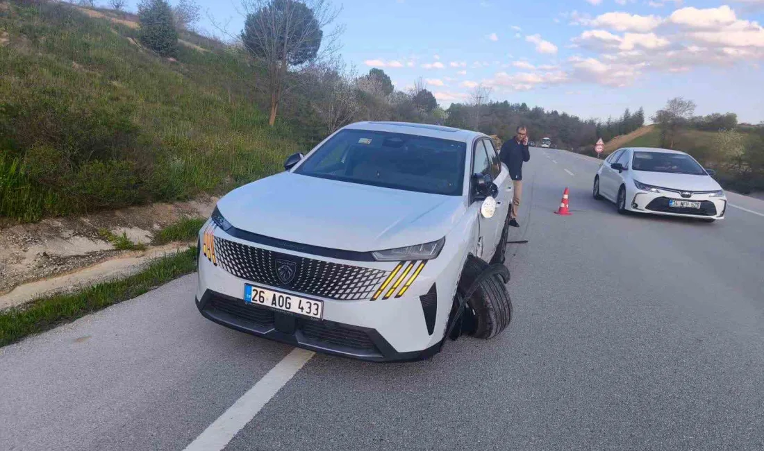 Bilecik’te direksiyon hakimiyetini kaybeden otomobil sürücüsü karşı şeritten gelen başka