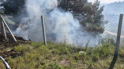 Bilecik’in Söğüt ilçesinde bir kişinin tarlasındaki otları temizlemek amacıyla yaktığı
