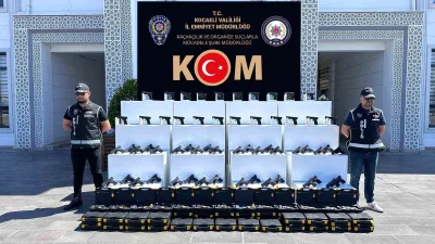Kocaeli TEM Otoyolu’nda durdurulan araçta yapılan operasyonda 60 tabanca ile