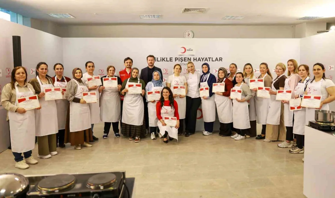 Türk Kızılay tarafından başlatılan, ’İyilikle Pişen Hayatlar’ aşçılık atölyesi kapsamında