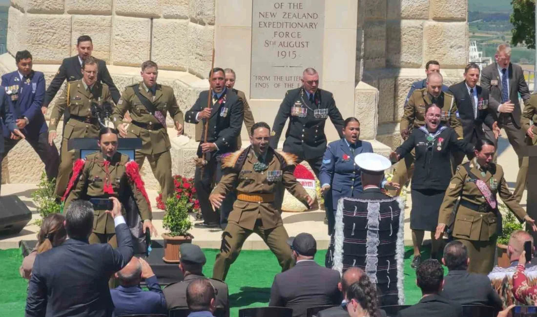 Çanakkale Kara Savaşları’nın 111. yıl dönümü nedeniyle Conkbayırı’nda düzenlenen anma