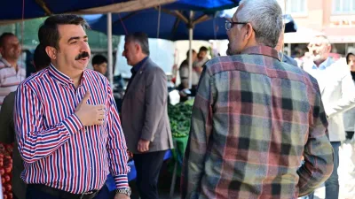 Yıldırım Belediye Başkanı Oktay Yılmaz, bayram öncesinde Sinandede Semt Pazarı
