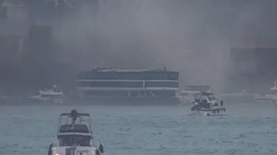 Bebek Sahili’nde meydana gelen tekne yangını Kıyı Emniyeti ve itfaiye