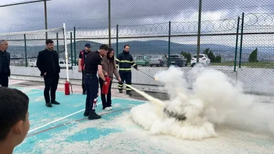 Bilecik’in Bozüyük ilçesinde çocuklara yönelik yangın eğitimi verildi. Bilecik Aile