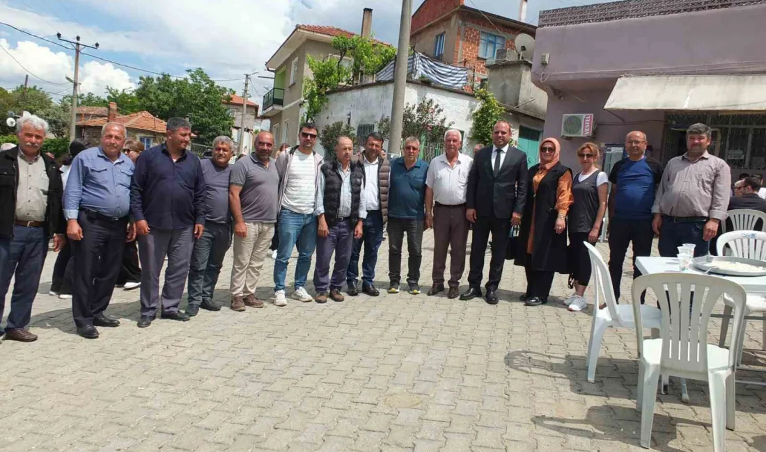 Balıkesir’in Burhaniye ilçesinde, Ağacık köyünde düzenlenen geleneksel Çiftçi Hayrı yüzlerce