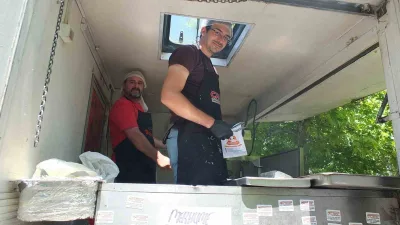 Burhaniye ilçesinde, lokma ve pilav hayrı geleneği devam ediyor. Özellikle