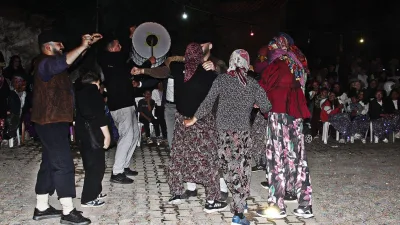 Çanakkale’nin Bayramiç ilçesinde dini bayramlarda yaşatılan 82 yıllık bayram eğlencesi