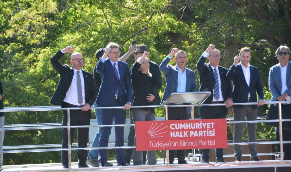 CHP Genel Başkanı Özgür Özel, Balıkesir’e İstiklal Madalyası verilmesi için