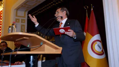 Galatasaray Başkanı Dursun Özbek, hiç durmadan çalışacaklarını belirterek, “Galatasaray için