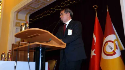 Galatasaray Başkanı Dursun Özbek, seçimlerin sarı-kırmızılıların bayram günü olduğunu söyledi.
