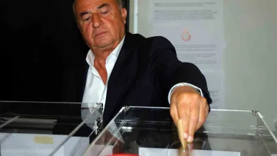 Eski Galatasaray Teknik Direktörü Fatih Terim, futbolcu kuralında yasaklardan yana