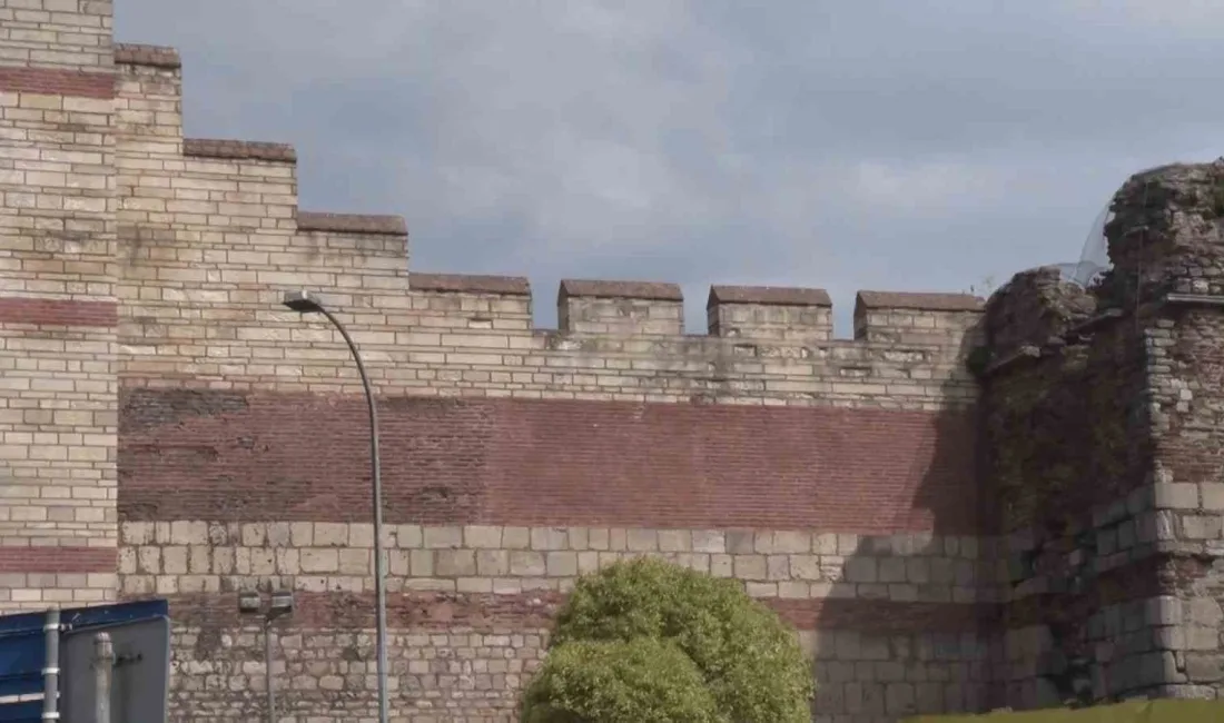 Fatih’teki Edirnekapı surları üzerinde bir kız ve bir erkeğin şüpheli
