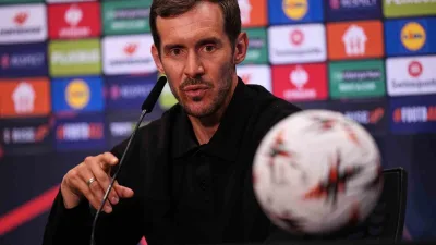 Freiburg Teknik Direktörü Julian Schuster, UEFA Avrupa Ligi finalinde yarın