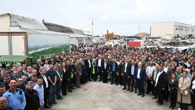 Karacabey Belediye Başkanı Fatih Karabatı, personelle bir araya gelerek çalışanların