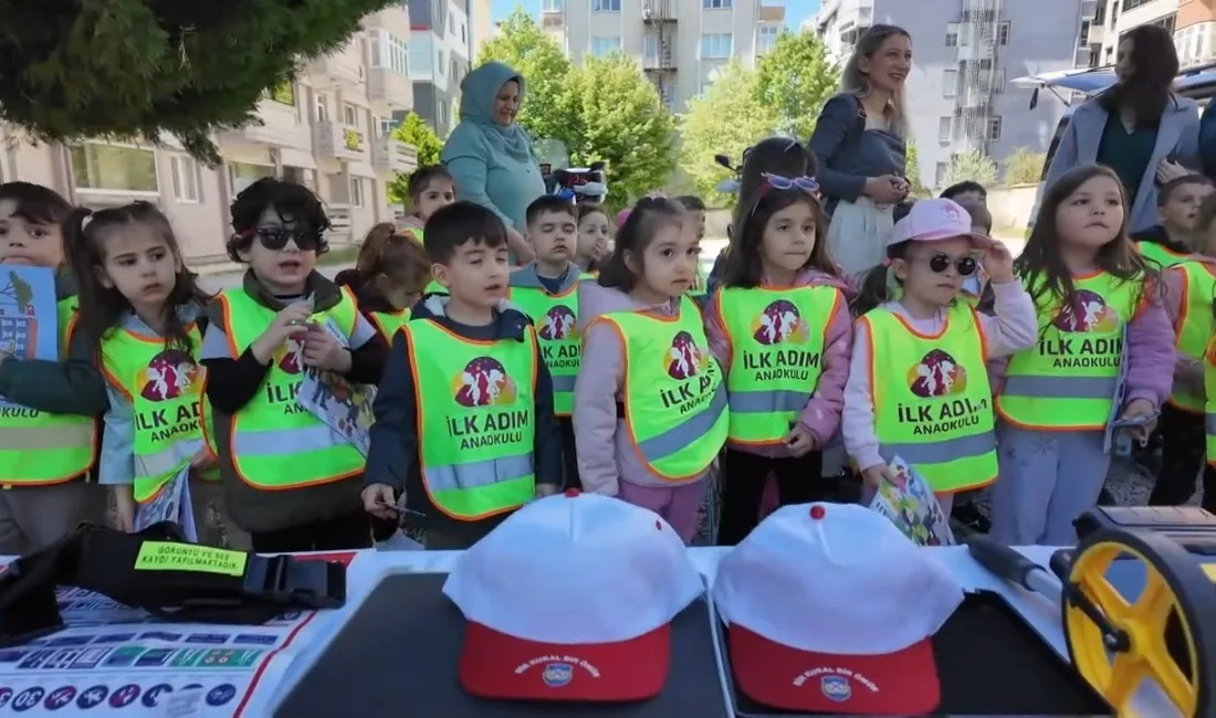 Kırklareli İl Emniyet Müdürlüğü tarafından Trafik Haftası dolayısıyla düzenlenen etkinlikte