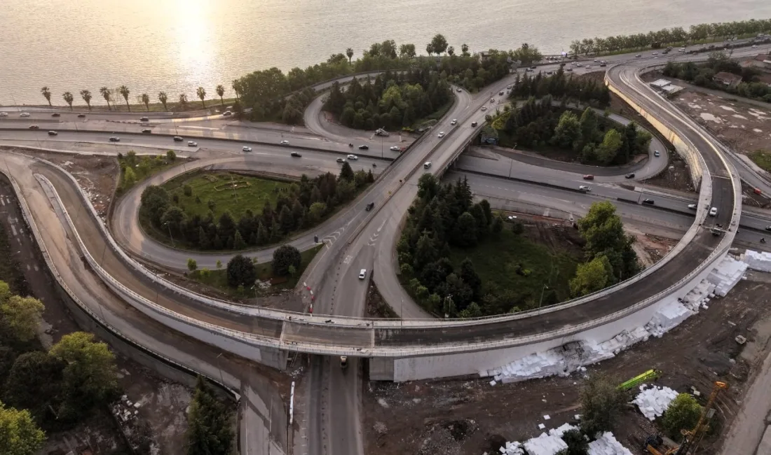 Kocaeli’de hayata geçirilen “Başiskele Kavşağı Koridor Projesi” kapsamında, D-130 kara