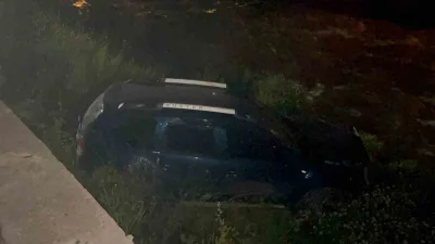 Bursa’da iddiaya göre sürücüsünün kontrolünden çıkan otomobil dereye uçtu. Kaza