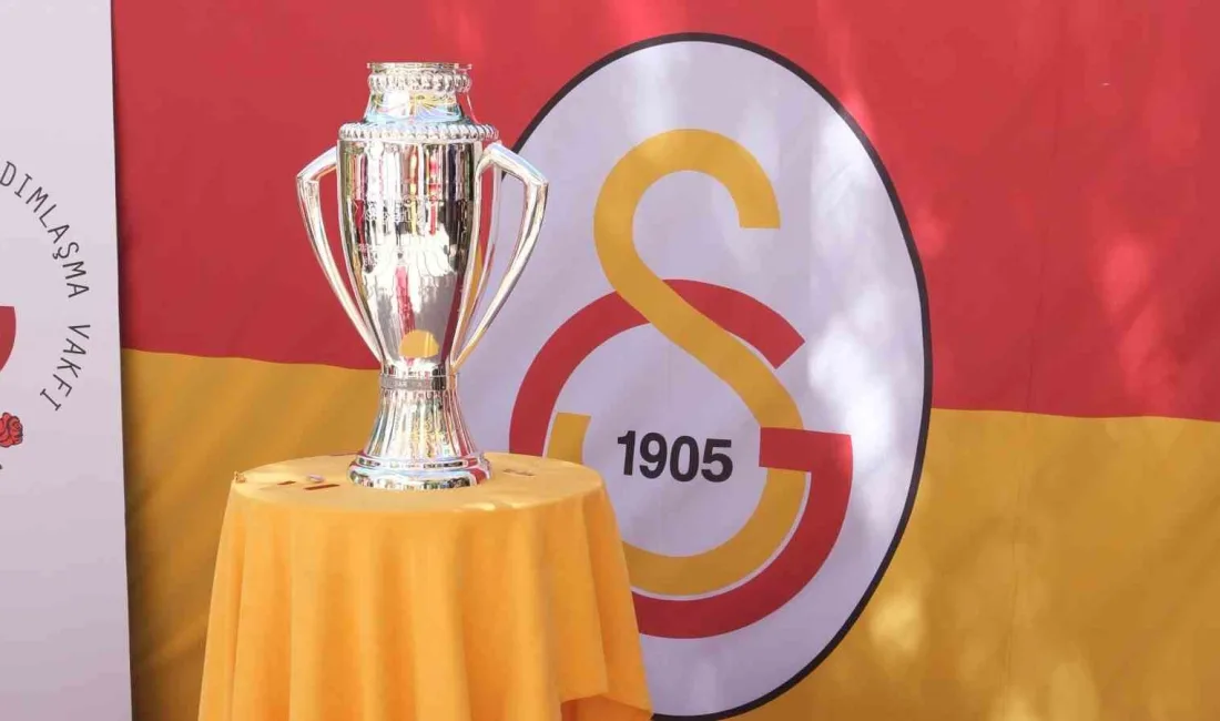 Galatasaraylılar Yurdu’nun sakinleri ile yakınları ve yurt çalışanları, Kurban Bayramı