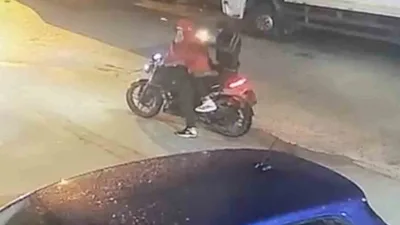Tekirdağ’ın Kapaklı ilçesinde motosikletle gelerek işletmeye ateş açan iki şahıs,