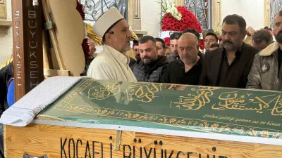 Kocaeli’nin İzmit ilçesinde ortağı Uğur Öz (41) tarafından tabancayla vurularak