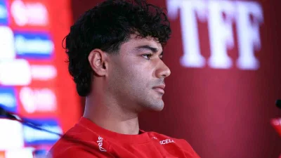 Milli futbolcu Ozan Kabak, 2002 FIFA Dünya Kupası’ndaki milli takımın