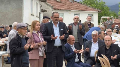 Bilecik’in Pazaryeri ilçesine bağlı Beşikli Mahallesi’nde düzenlenen geleneksel hıdrellez ve