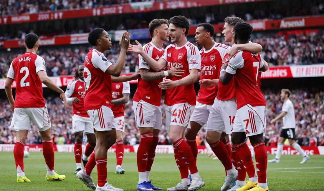 İngiltere Premier Lig’de Arsenal, 22 yıl sonra şampiyon oldu. İngiltere