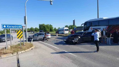 Sakarya’nın Akyazı ilçesinde dün 6 kişinin yaralandığı kavşakta bugün bir