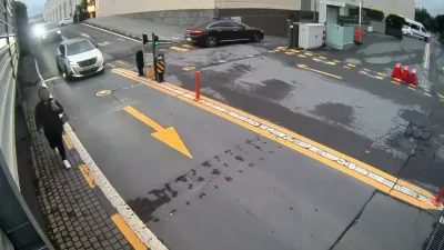 İstanbul Sarıyer’de alışveriş merkezinde bir kadının çantası çalındı. Sarıyer Asayiş